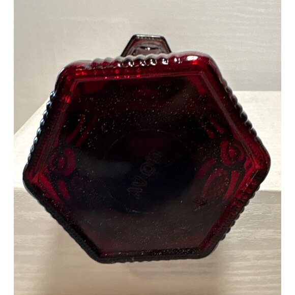 Avon Cape Cod Chandelier Candlestick 5 Oz Skin So Soft Bath Oil Vtg NOS Box 8.5" - Picture 7 of 10